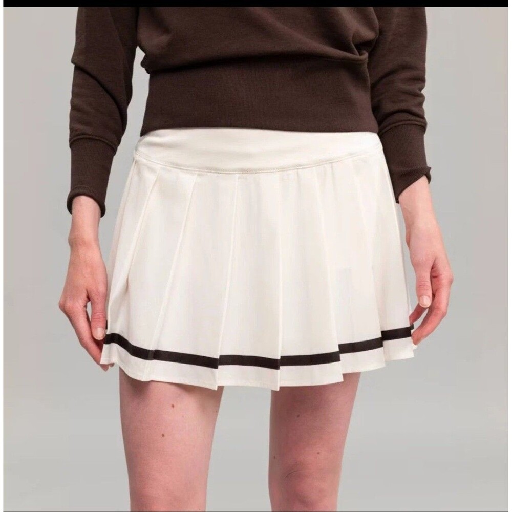 Richer Poorer Women's 14" Pleated Golf Skort Cream Bottoms S NWT